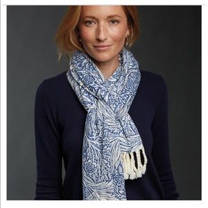 The Met | William Morris Marigold Scarf & Hat